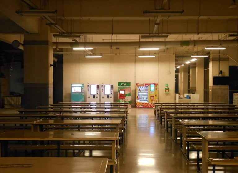 Parents à Marseille: la cantine se règle maintenant