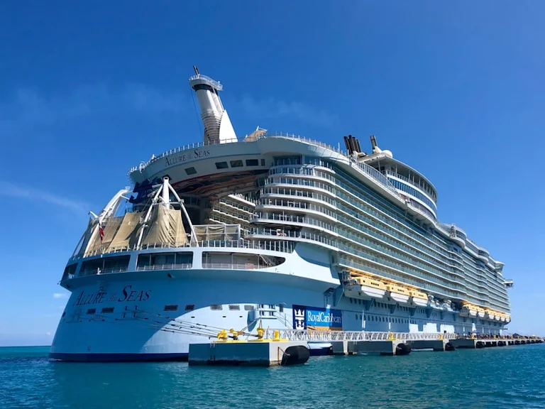 À La Seyne-sur-Mer, les croisiéristes invités à sortir du môle