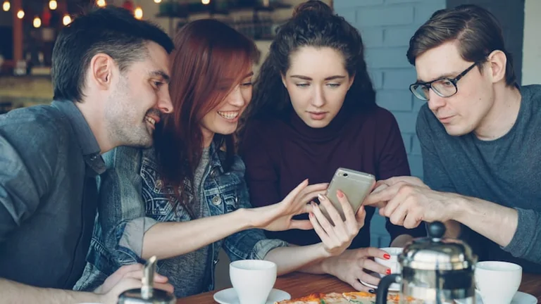 Café sans-frontières à Grenoble : pratiquer pour 6 €