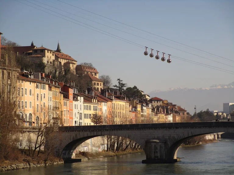 Grenoble : les coulisses du téléphérique jusqu’au 24 août