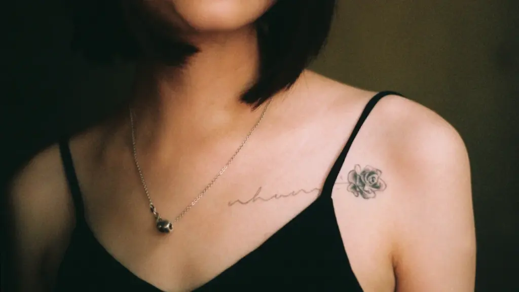 À Lille, le tatouage qui répare après un cancer du sein